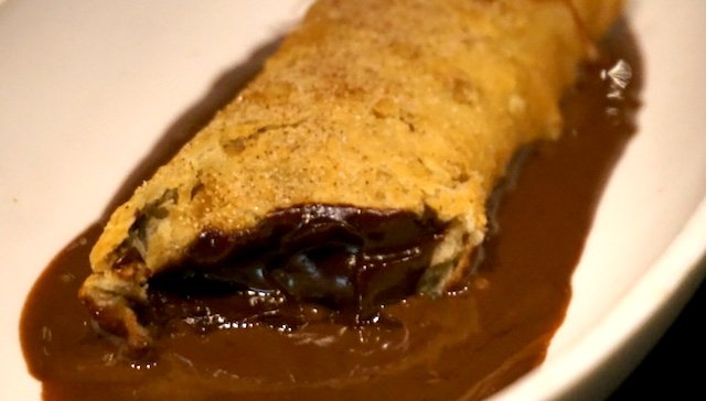 ZagatLA's tweet photo. Here's what we know: @nyeshajoyce is serving fried chocolate at Native in #SantaMonica, and you need to get there. https://t.co/fBNbx3A91K https://t.co/4yjuMoGN2N