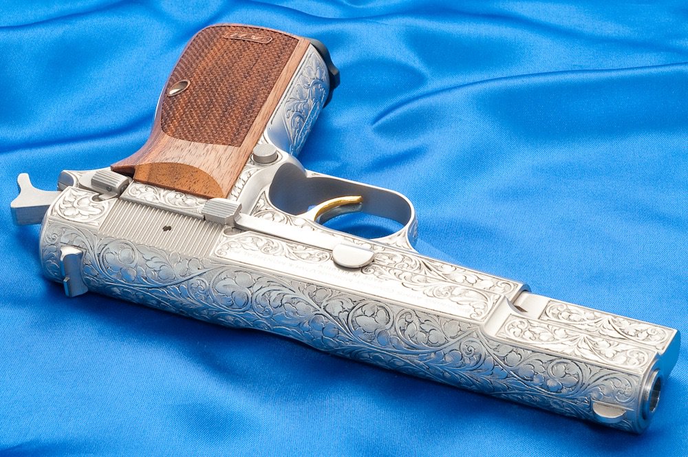 ken_lunde's tweet photo. @ShootingIllustr @NRA @BrowningArms I will forever own my fully hand-engraved #Browning #HiPower #Renaissance #pistol that was made in 1972 and a #CurioAndRelic. https://t.co/UWJGTcHnfY