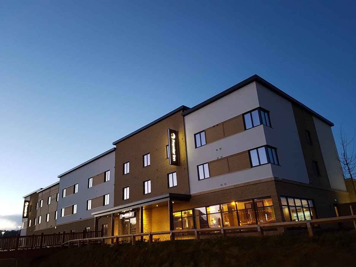 It's PMP night in Seaton and the team are doing brilliantly! Congratulations guys and good luck with go live tomorrow 😁 @SPremierinn <a href="/clorichards/">Chloe Richards</a> <a href="/saphbx/">saph bliault</a> <a href="/darcie_powell/">Darcie Powell</a> <a href="/andrewm14509514/">Andrew Murray</a> <a href="/dpenny2902/">Drew</a> <a href="/PIhubOpenings/">PI&R New Openings</a>