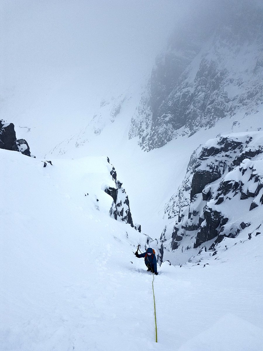 ClimbGB's tweet photo. Just had a couple of brilliant days in Glencoe: On Monday we climbed Twisting Gully in Stob Coire nan Lochan. Pictures of Antonia @cocomosey climbing the final pitch before the small cornice and then looking back across the top towards Dorsal Arete. https://t.co/r3yZDViT1R