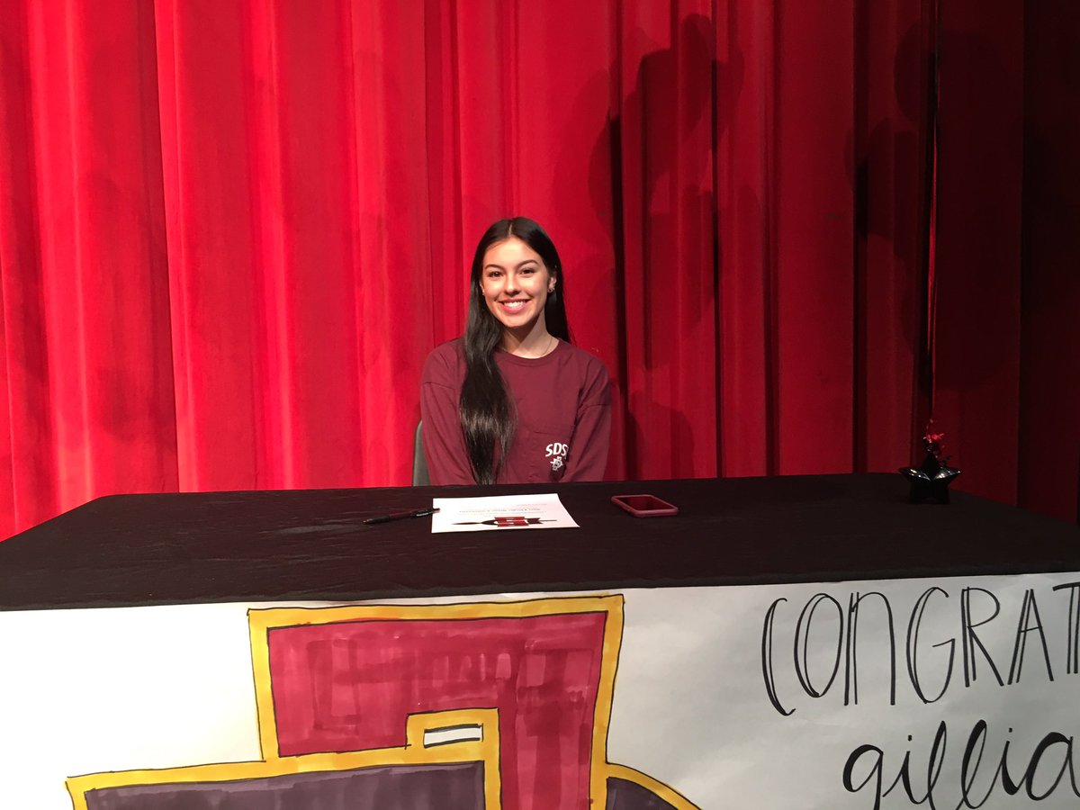 BVarsityLive's tweet photo. Liberty has four seniors signing college scholarships today. https://t.co/zHymFde4L1