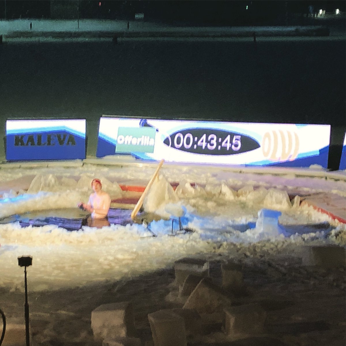 On a delegation for visiting business in #Oulu and the really crazy #PolarBearPitching #work #pitch #Finland #icehole #Industrie40 #tech #technology #snow #cold #budiness #digitalization #digitization #Digitalisierung #germandelegation #delegation #BusinessTrip