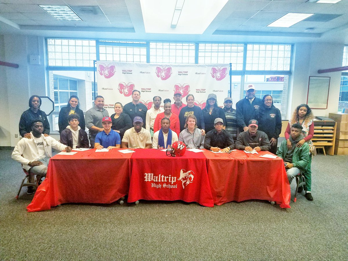 BaldLibrarian's tweet photo. Celebration in the Waltrip Library! Congrats to all our Waltrip Ram athletes that signed today on National Signing Day! #ramnation #waltriphighschool #NationalSigningDay #NSD2018 #waltripfp #rambrary #baldlibrarian @Mrmitchellrocks @HISD_Supe @c_berger29 https://t.co/a0010J86QK