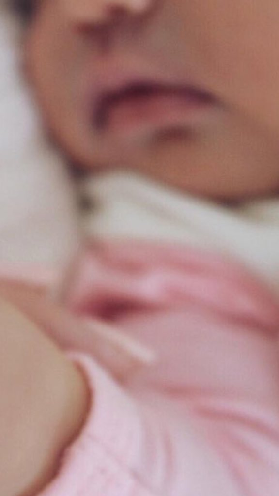 mortuiinside's tweet image. #kyliejennerbaby #KylieJenner 
Stormi has her mother’s lips