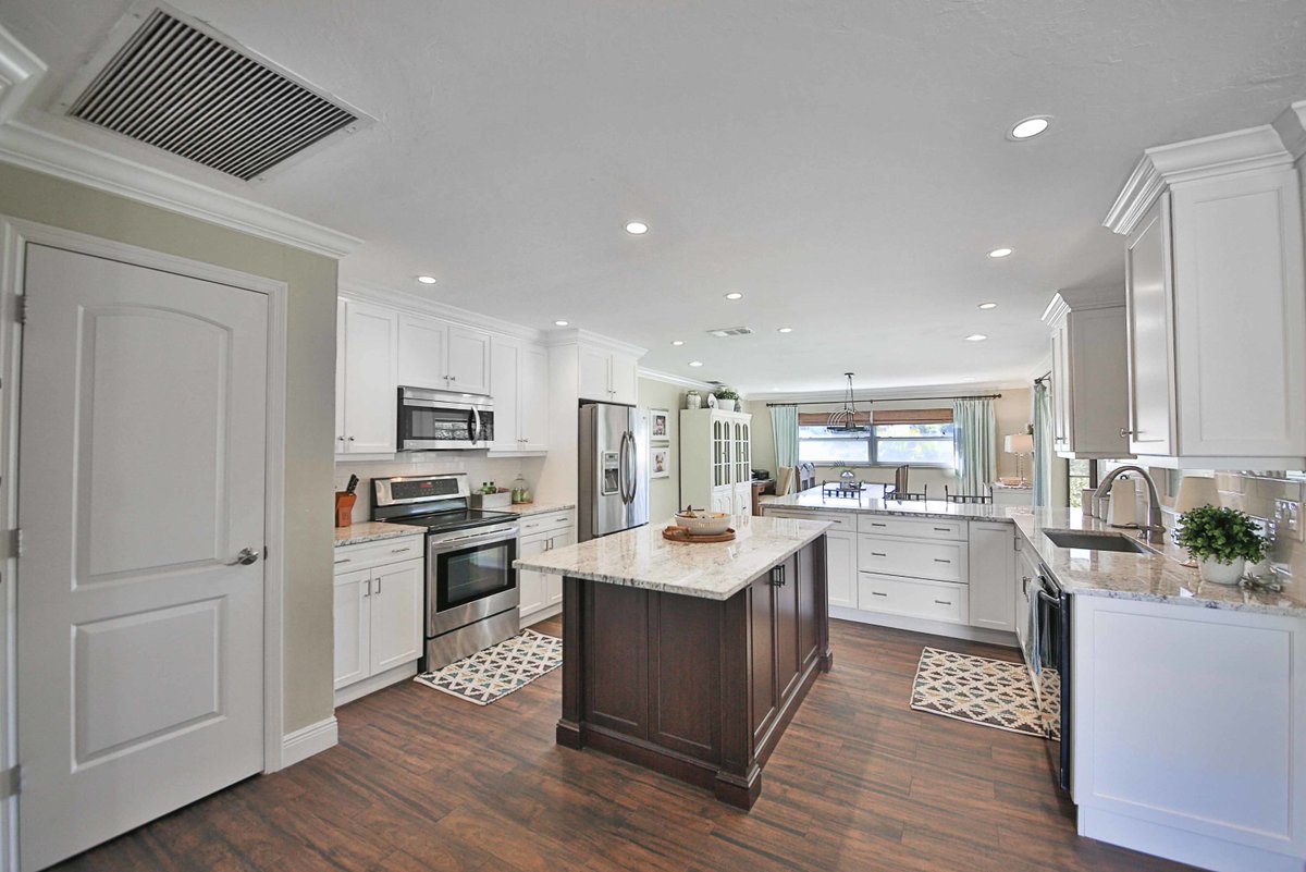 AdamRadno's tweet image. JUST LISTED!
THIS 3 BEDROOM 3 BATHROOM POOL HOME IS A MUST SEE. SOUTHWEST FACING AND IN A GREAT LOCATION. FEEL FREE TO CONTACT ME FOR MORE DETAILS. 
OFFERED AT $409,900
#NAPLESREALESTATE #LOCATIONLOCATIONLOCATION