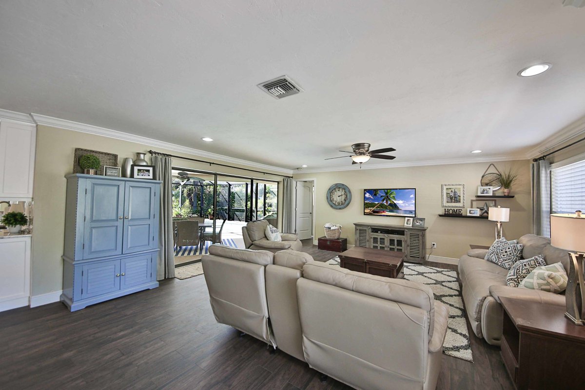 AdamRadno's tweet image. JUST LISTED!
THIS 3 BEDROOM 3 BATHROOM POOL HOME IS A MUST SEE. SOUTHWEST FACING AND IN A GREAT LOCATION. FEEL FREE TO CONTACT ME FOR MORE DETAILS. 
OFFERED AT $409,900
#NAPLESREALESTATE #LOCATIONLOCATIONLOCATION