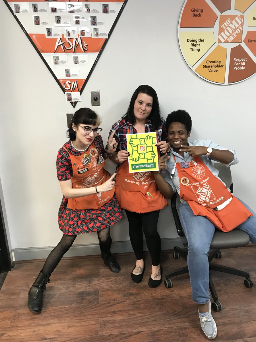 Karen dropping a 17k sale today!!!!! Talk about #takeyourshare23 <a href="/DougBischoffDSM/">Douglas Bischoff</a> <a href="/D8takingshare1/">District8 "Taking Share"</a>