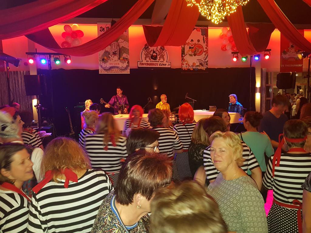 theebukkers's tweet photo. In 't Kleine Café aan de Lee
#alaaf #Bukkersgat https://t.co/sNnDI77pww