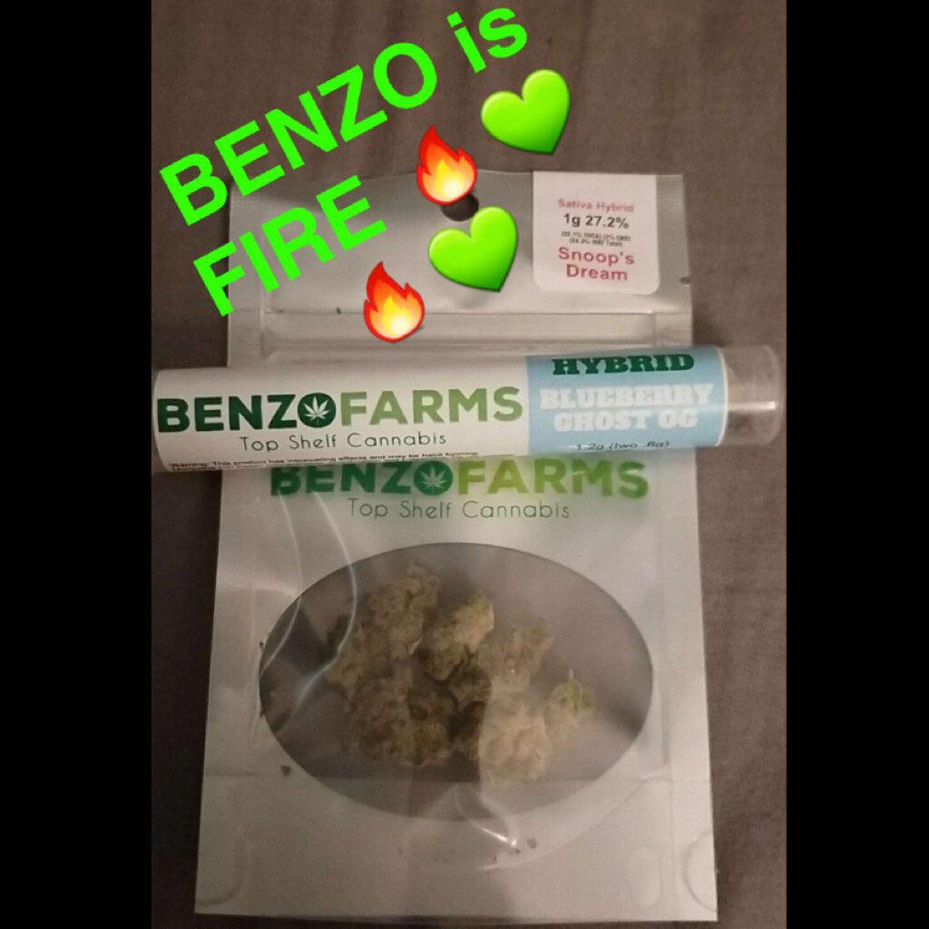 benzofarms's tweet photo. Thank you for the #benzolove Miss @lolazbunny #snoopsdream #blueberryghostog #WAgrown #benzofarms #pnwstoners #pnw #olystoners #olympiastoners #washingtonsmokers #weed #cannabis #mmj #successfulstoners #i502 #marijuana #420 #love #staylifted #livingthedream #cannafarmer #hydro https://t.co/i6XCd4lgL0
