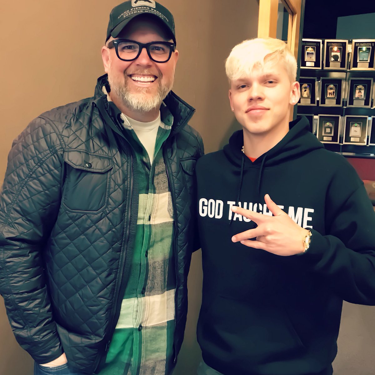 Zauntee's tweet image. Had the honor of meeting @bartmillard of @mercyme, Ima keep doing what “God Taught Me” and “l Can Only Imagine” what the future holds 😂😂😂 #MercyMe #ICanOnlyImagine #GodTaughtMe
