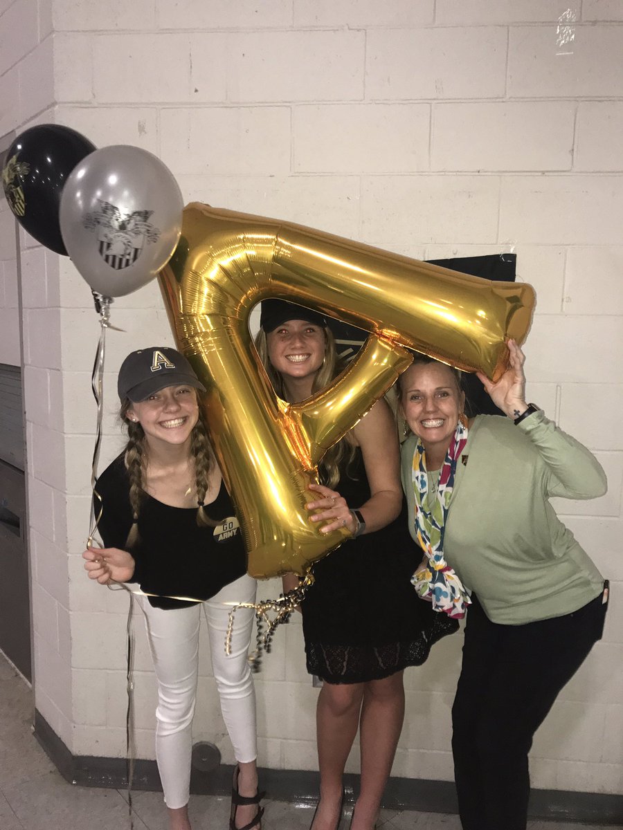 AllisonIngraham's tweet photo. A for Army, A for Alli!! #NationalSigningDay2018 https://t.co/iVgDtfR86r