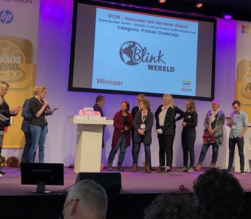 smit_marije's tweet photo. Supertof om vandaag samen met @LucilleWerner de #iponawards te mogen uitreiken aan innovatieve onderwijsconcepten! #ipon #iponjury #ipon2018 #innovatie #onderwijs #jaarbeurs https://t.co/fyzu4sLKVH