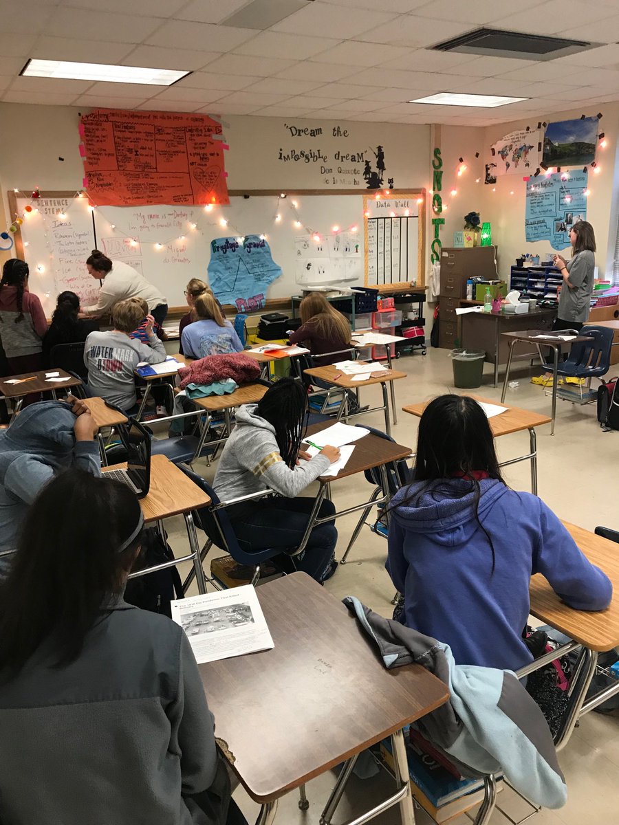 spankonien79's tweet photo. Itβs 3:49 and these kiddoes wonβt leave! They love Ms. Palser and are eager to learn! #learningovertime #risdgreatness @TheCBreedlove https://t.co/n7QwNk0TTM