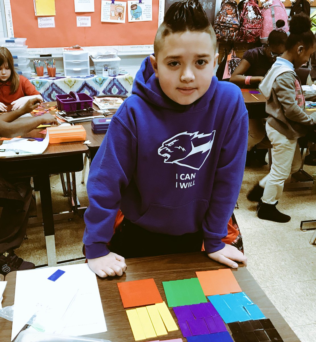 geminisallday's tweet photo. Starting a new unit on #fractions but needed some review first. #4thgrade #math @WhitneyYoungES @JCPSKY #manipulatives #fractiontime https://t.co/R0LuDn08WP