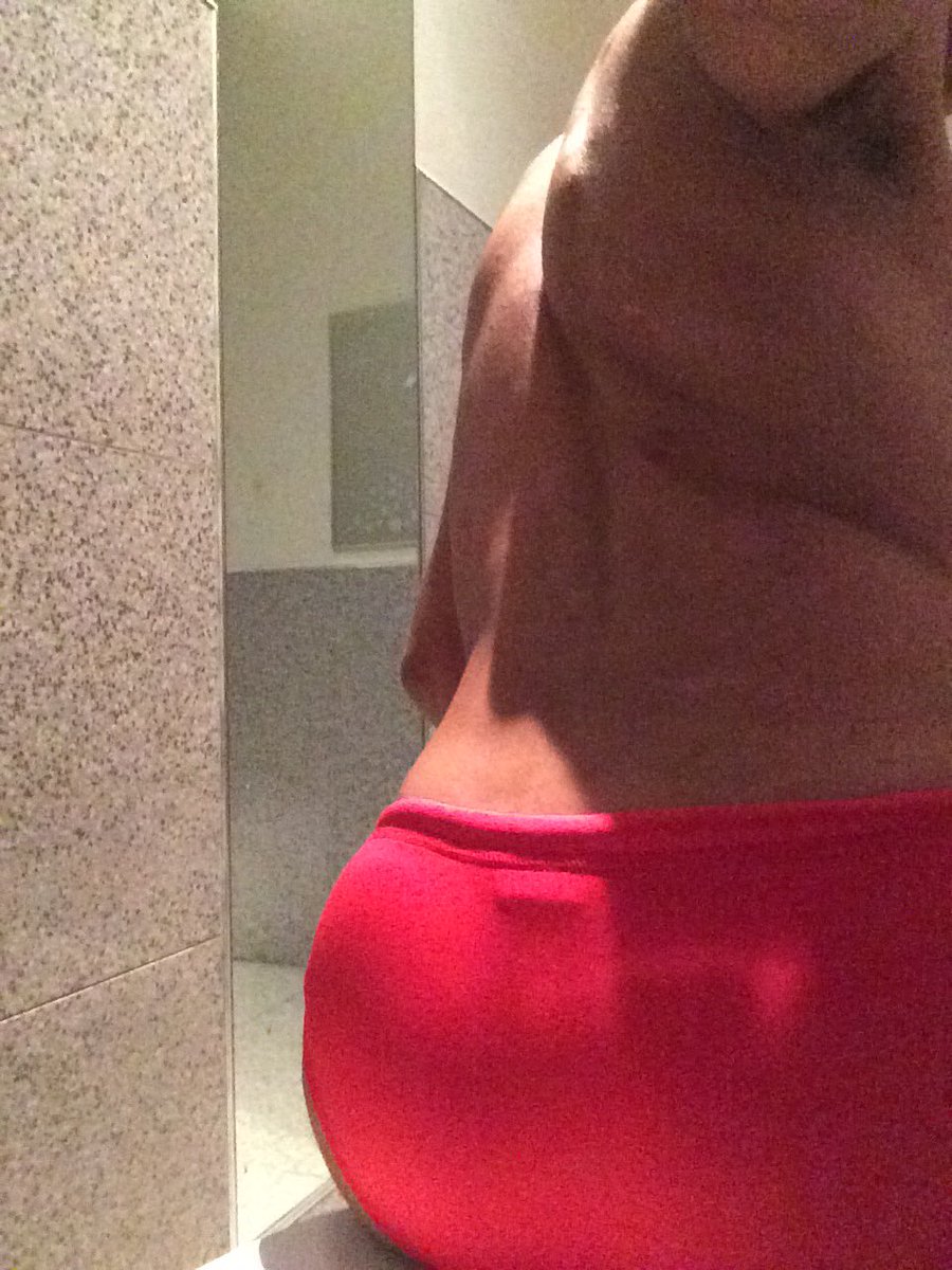 pasmorbofutbol's tweet photo. Da comprarla para natación 🏊🏻🍑😈 https://t.co/teqxNP6wFr