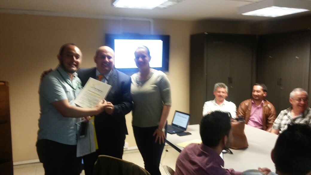 ParqueSoftNar's tweet photo. @ParqueSoftPasto recibe con gran aprecio el reconocimiento otorgado el día de hoy por parte de la Red regional de emprendimiento de Nariño @redRREN al trabajo realizado en nuestro territorio. Somos felices aportando a nuestro Nariño 😍 #14AñosParqueSoftPasto https://t.co/Bvz3Epq7zT
