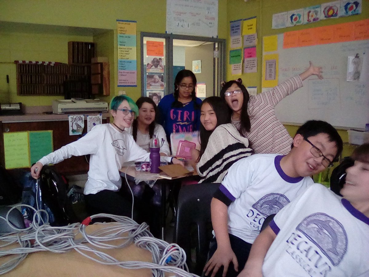 decaturlatin's tweet photo. Our #DCSLatinClub #DJCL ready for final #certamen competition of the year!! It's a favorite #DCSLatinContest!! #cavedelphinum  🐬🐬🐬 https://t.co/iVxOB24dxv
