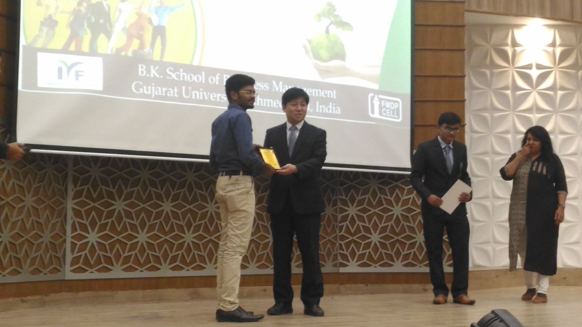 sassurender's tweet photo. Received special appreciation from Mr.Dong Yeop Kim, International Youth Fellowship #IYF, South Korea during the International Youth Summit at Gujarat University, Ahamadabad.
#Sci4Dev #Science4SDG #INYS #AhamadabadDiaries
@anupradeepan https://t.co/JlToodUwWB