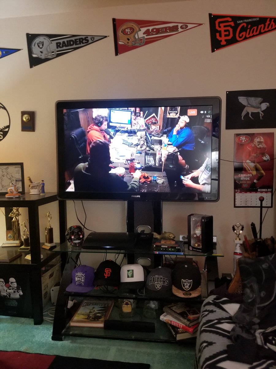 hernandezsteve's tweet image. @conradjackshow @MexicoTCJS @kcgun13 @KinsmanKris got you guys live on the big screen via fire stick Facebook video 🤘😃👌