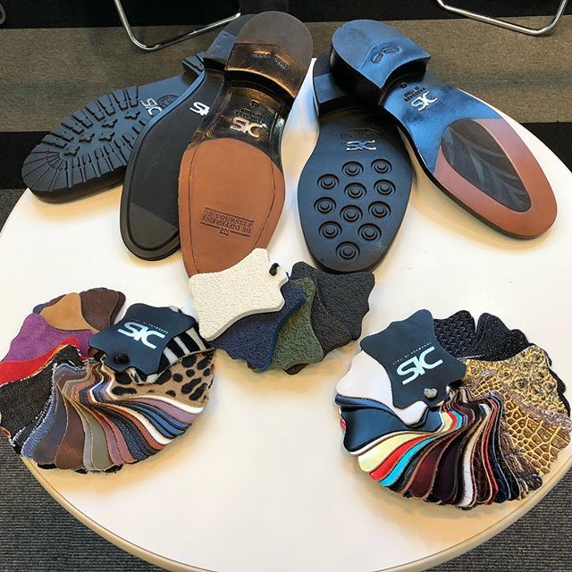 DesignITShoesJP's tweet photo. 革素材、ソール素材はお好みで組み合わせ出来ます。5000万通りの組み合わせから、あなただけのオリジナルな一足を！！ #disを履く #お洒落男子 #スーツ男子 #カスタムメイド #イタリアンシューズ https://t.co/MQ1w0rVkGs https://t.co/zXfhovTkZb