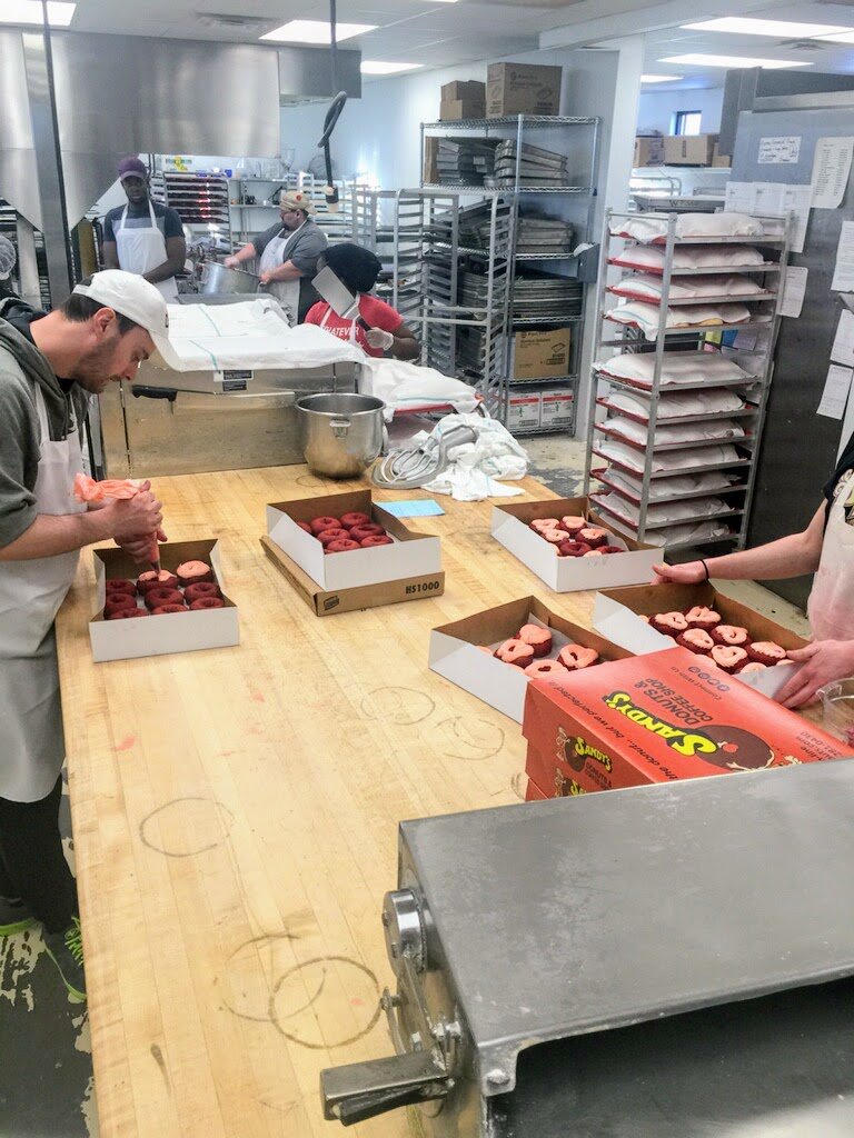 JailChaplains's tweet photo. #Donuts are getting ready to be delivered for #GivingHeartsDay. #Delicious from @sandysdonuts Pick up your Red Velvet donuts before these sell out! 

#countme https://t.co/WpqkE9zaAz