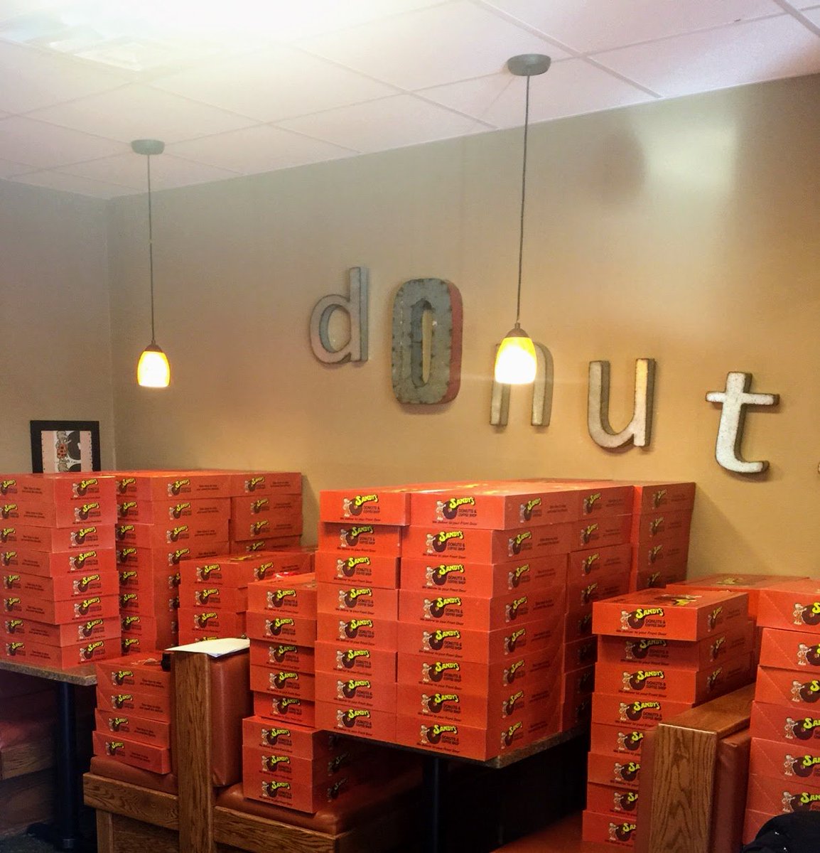 JailChaplains's tweet photo. #Donuts are getting ready to be delivered for #GivingHeartsDay. #Delicious from @sandysdonuts Pick up your Red Velvet donuts before these sell out! 

#countme https://t.co/WpqkE9zaAz