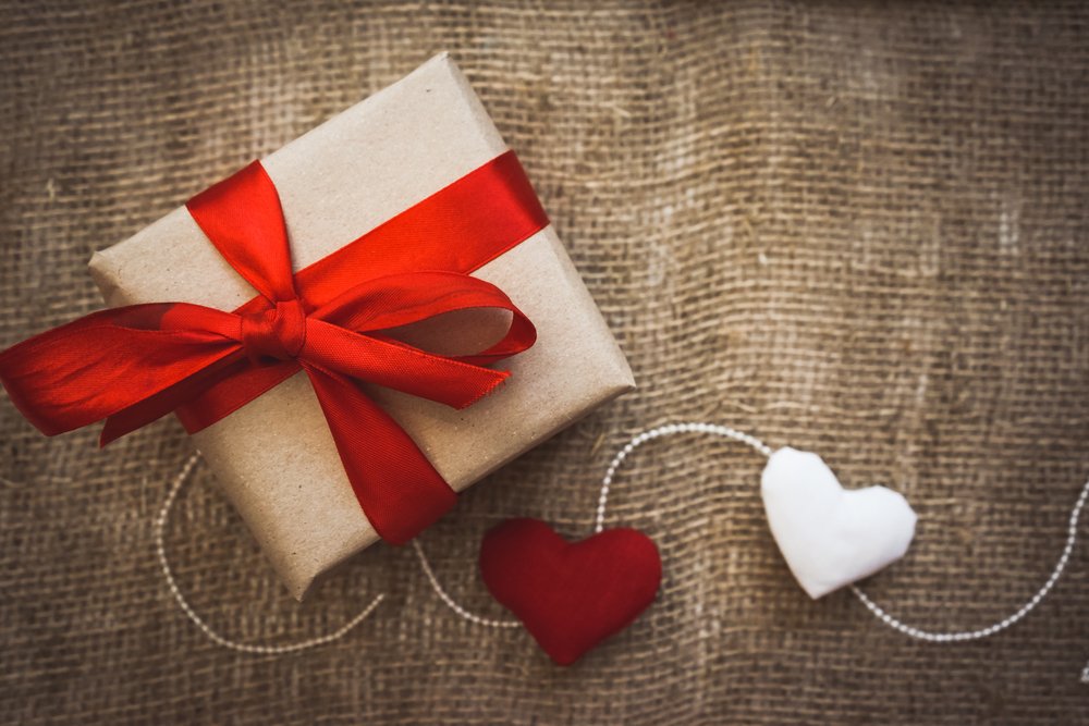 BendPostal's tweet image. Sending packages for Valentine's Day can be a hassle. Let us take the stress out of your holiday with our packing and shipping services. Learn more here: bit.ly/1P99WiD
