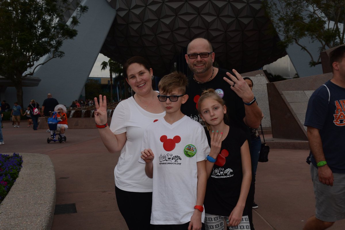 Magically_Mom's tweet photo. Park 3! A little tired, but pushing through! #4Parks1MagicalDay  #epcot https://t.co/h5TQXb9j8Z