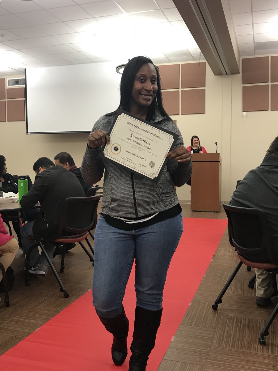 Helen Santiago tweet media