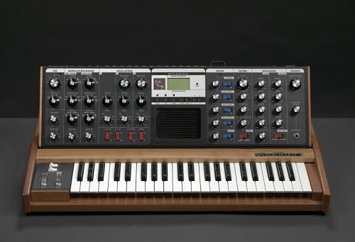 moogmusicinc's tweet photo. Today we celebrate the life &amp; legacy of hip-hop legend and visionary producer J Dilla on what would have been his 44th birthday. 🙌 J Dilla’s mom, Ma Dukes, is pictured with his custom #Minimoog Voyager and #MPC, which are both on display at the @smithsonian’s @nmaahc 🎶 https://t.co/YSpycYgYdS