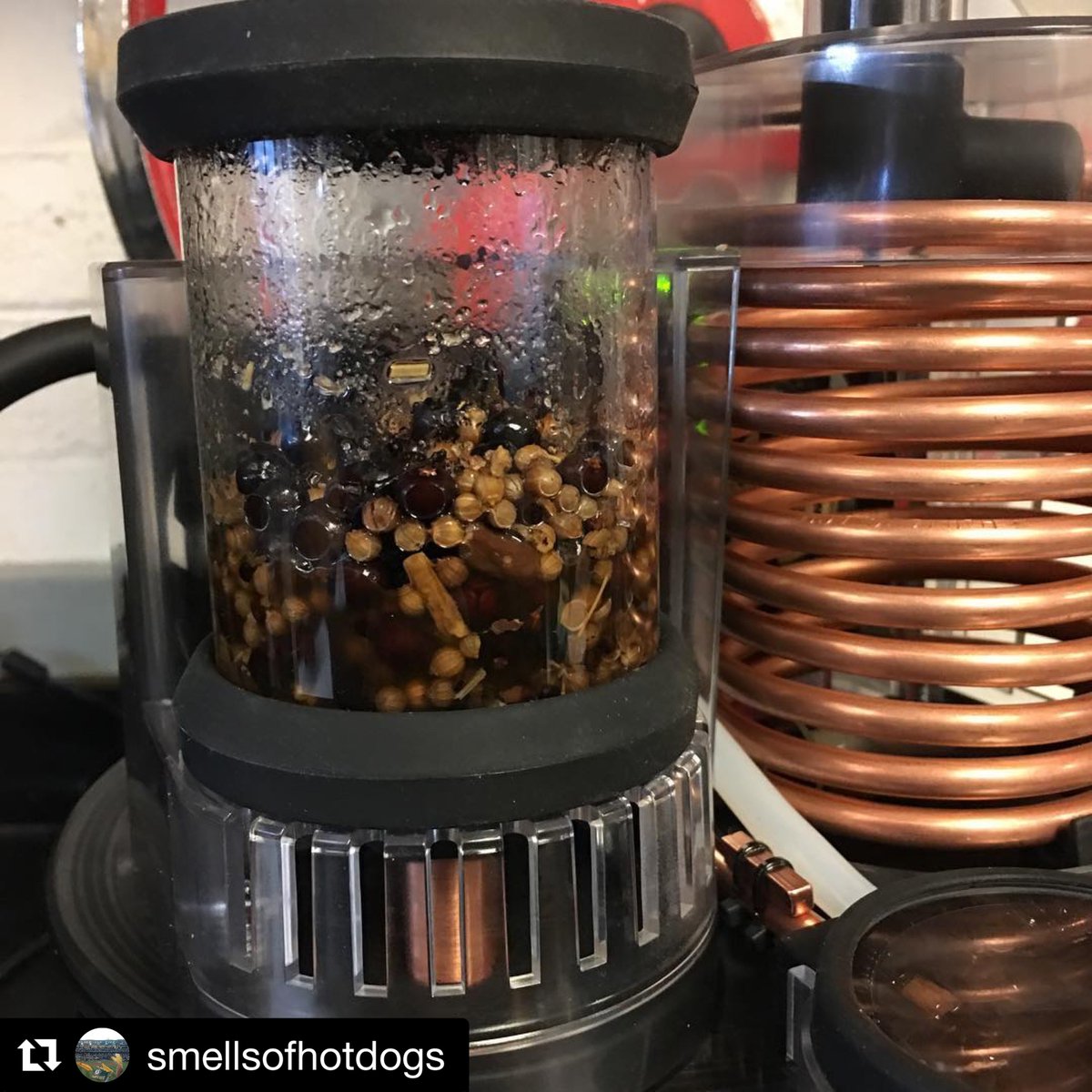 It’s #WhatchaDrinkinWednesday and what’s Annie drinkin’? You tell us 😉 <a href="/Buffalowing/">Annie Johnson ☮️🌈🍻</a> #picostill