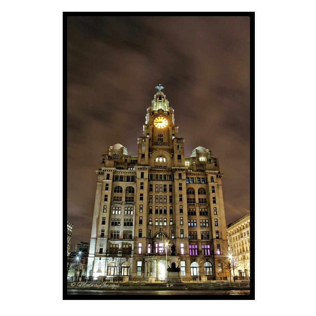 'Quarter to nine' 

@Lpool_Pics_2013 <a href="/scousescene/">ScouseScene</a> <a href="/LivEchonews/">Liverpool Echo</a> <a href="/ExploreLpool/">Explore Liverpool</a> <a href="/YOLiverpool/">K E V yoliverpool</a> <a href="/lpoolwaterfront/">Liverpool Waterfront</a> <a href="/IndpndtLiv/">IndependentLiverpool</a> <a href="/TheGuideLpool/">The Guide Liverpool 🌇🌃</a> <a href="/lukedavies20/">Luke Davies</a> <a href="/Liverpool1207/">Liverpool1207</a> <a href="/theAlbertDock/">Royal Albert Dock Liverpool</a>