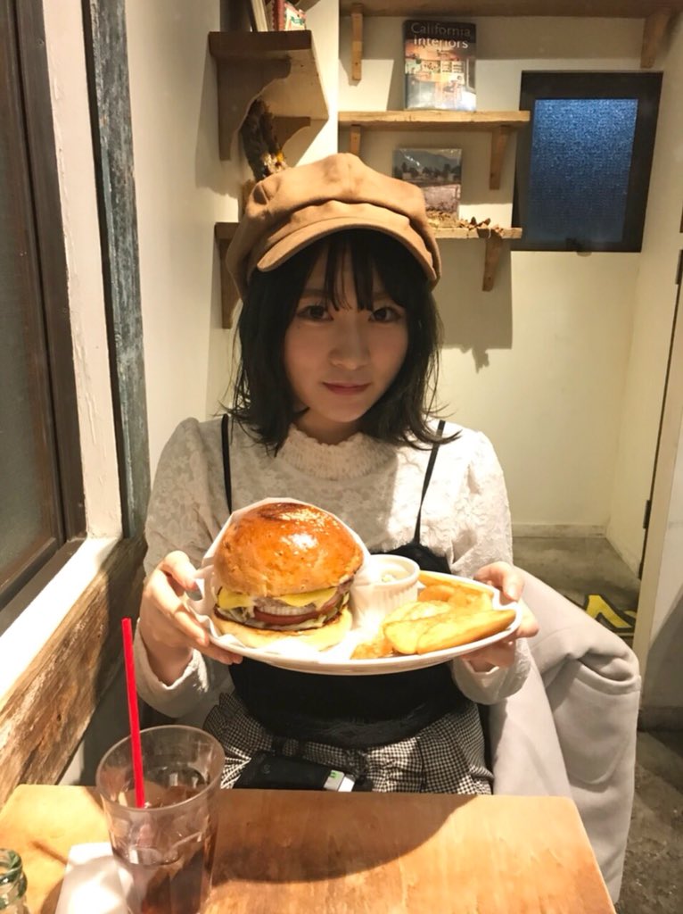nanako_sitn423's tweet photo. なーこちゃんブログ更新✨

「14時から受付開始‼️」

本日2/8  14時から6thシングルの握手会抽選申し込みが開始されます🤗

皆さん、ご準備は出来てますよね？？

「あのとき、もっと申し込んでおけば…！！」

と後悔しないよう、一次申し込みから全力を尽くしましょう✨😊

#長沢菜々香
#欅坂46 https://t.co/yyAyutVe6D