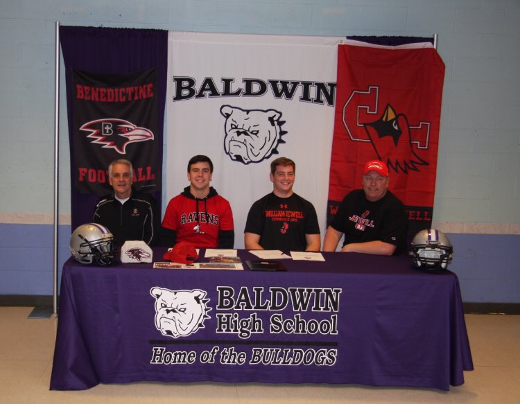 LukeLaskowski1's tweet image. Extremely proud to announce I will be continuing my football and academic career at Benedictine College. I’d like to thank my family, coaches, teammates and everyone that has supported me‼️ #GoRavens @RavenFootballBC @BenedictineKS