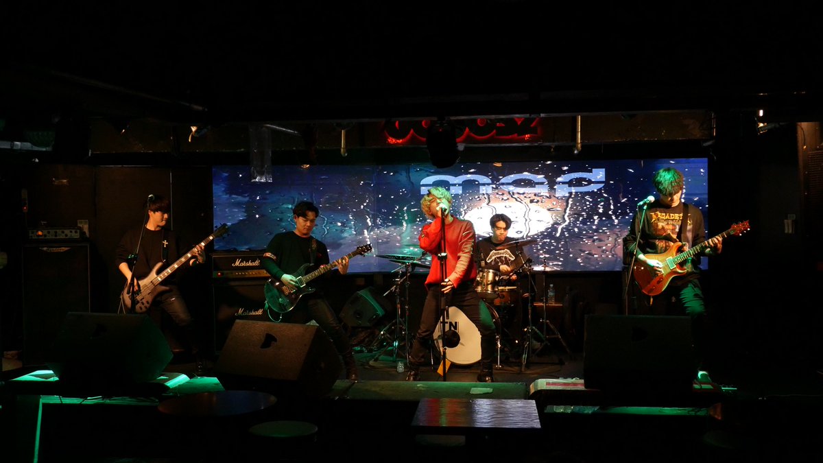 southkoreaindie's tweet photo. [2018.02.07]당기시오(DANGGISIO)Full Live 4K@GOGOS2
https://t.co/LghcT8UPwj
#당기시오 #DANGGISIO #gogos2 #g2 #고고스2 https://t.co/tndxL2hgly