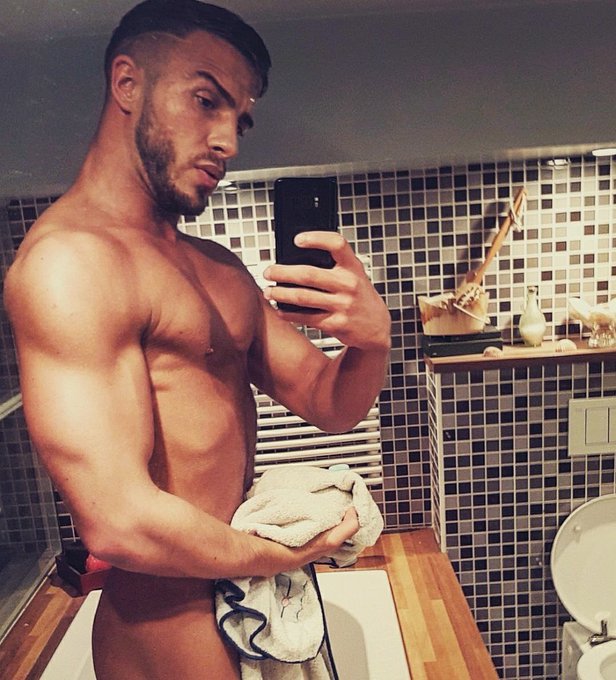 Progressivement , on grandi bien 💪🏼 https://t.co/mQ17RNmzS3