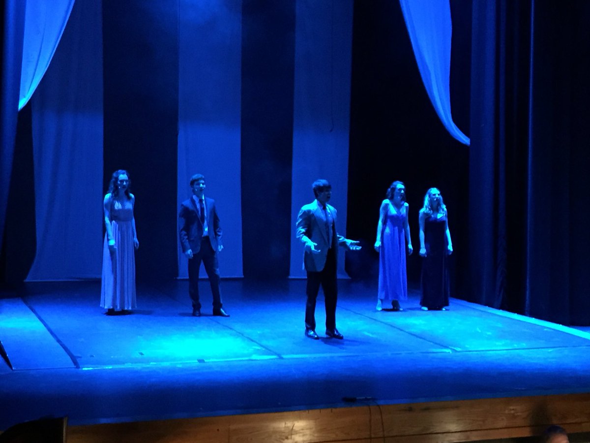 ravenfinearts's tweet photo. Come join us on Friday or Saturday night for a great show of Rogers &amp; Hammerstein classics in the Jones Theatre @RavenscroftNC https://t.co/XeHU6sqtMs