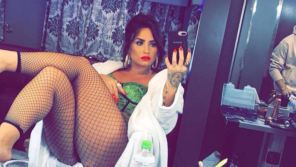 FakeDemiDTF's tweet photo. "So you coming over or what?" https://t.co/EUajIrXU3K