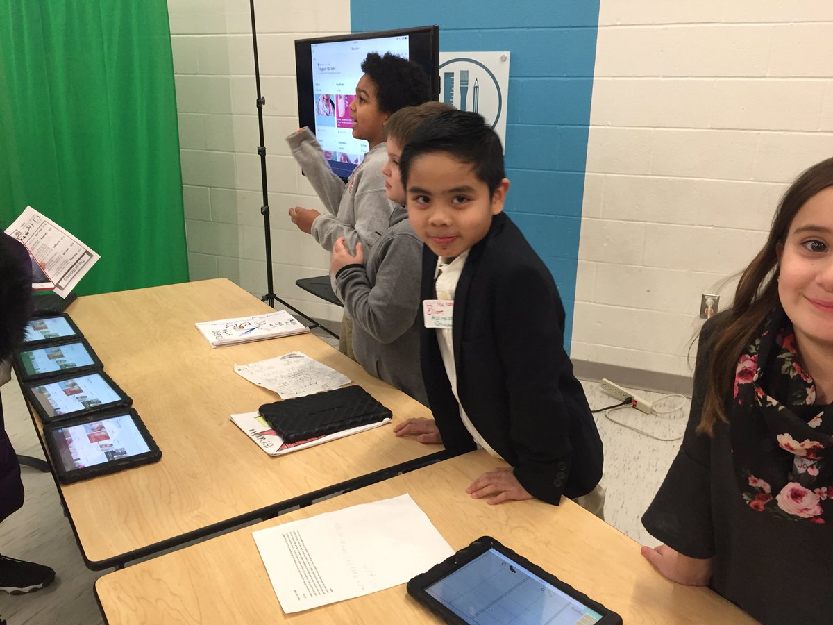 Abingdon3rd's tweet photo. @MrsNesbitt2 Ss share StickAround and TEDdy Talks for @AbingdonGIFT Tech Night! https://t.co/KLuE5qyj4R