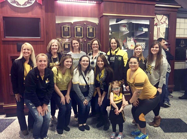 WichitaAlphaPhi's tweet photo. No matter the age of an Alpha Phi, we all support Wichita State University 🖤💛 #Marshallville https://t.co/GxkcQmJazr