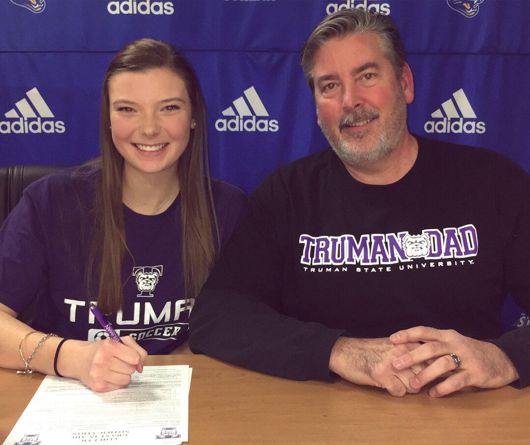 mhendo9's tweet photo. Officially a bulldog! 💜⚽️ Big thank you to my family and coaches! @TrumanWS https://t.co/GboGYPJmht