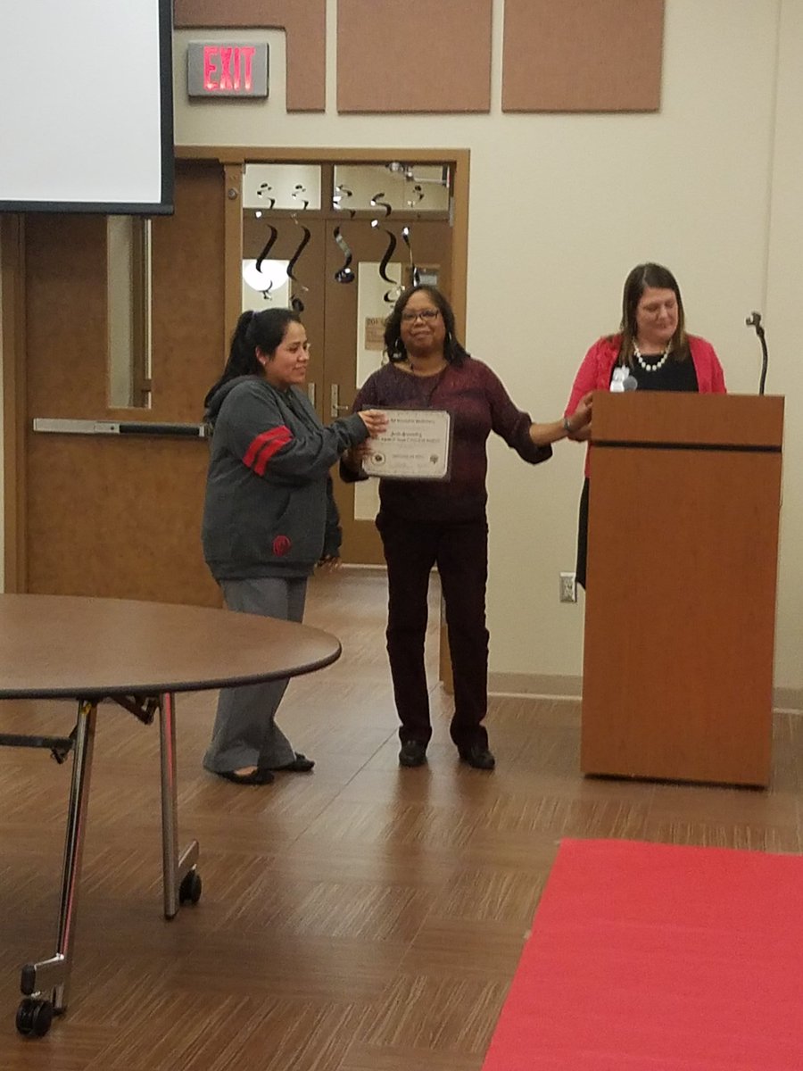 tachambers01's tweet image. @jherwilson accepting award for highest SMART goal percentage! #wilsonproud17 #sixthgrademathrocks