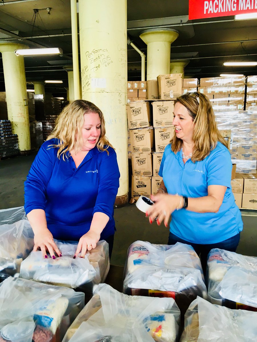 Kirk Limacher (@LimacherKirk) on Twitter photo 2018-02-09 05:05:02 HR Services leadership team assembling meals for Chicago’s elderly residents. Very proud of this group @weareunited #beingunited HR Services leadership team assembling meals for Chicago’s elderly residents. Very proud of this group @weareunited #beingunited