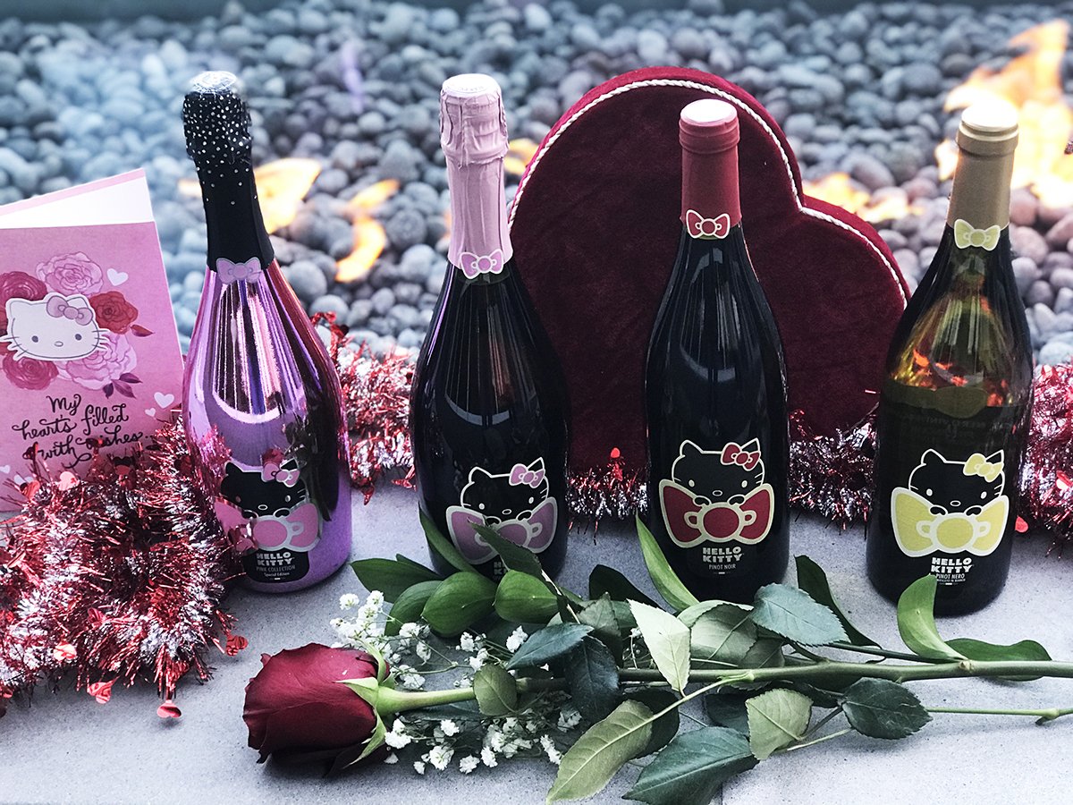 hellokitty's tweet photo. Supercute wine for a supercute date ๐น shop here: https://t.co/l7gZhR5iB4 ๐#HelloKitty #HelloKittyWine #ValentinesDay https://t.co/II0U90ojh4