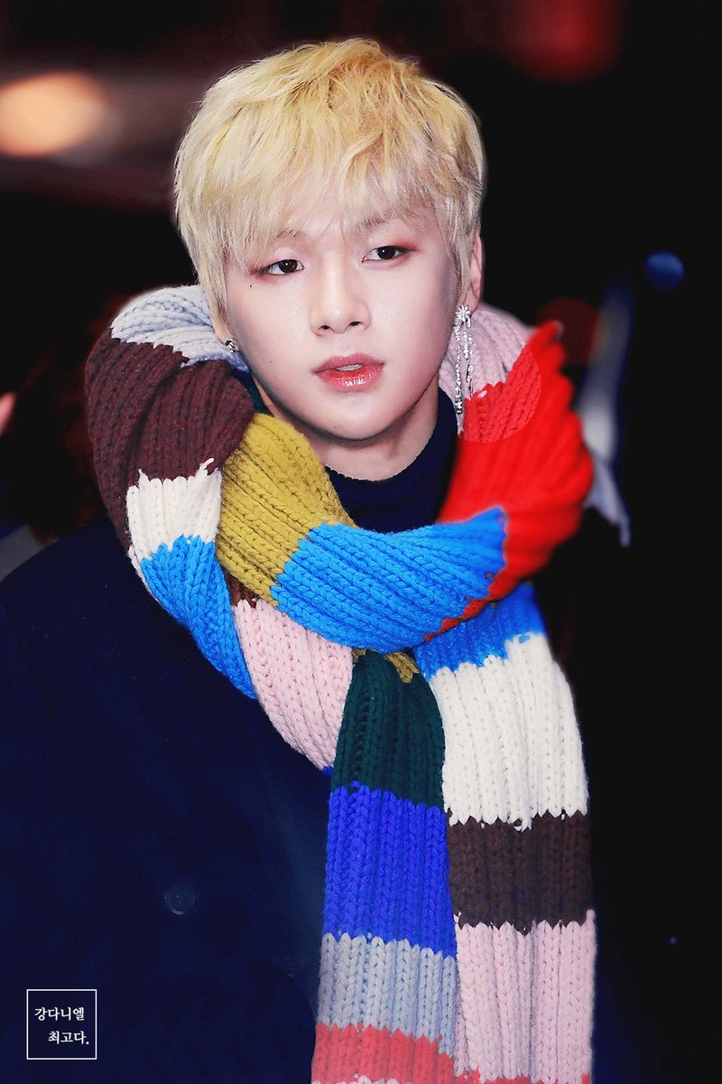 thumbs_up1996's tweet photo. 180113 인천공항 마카오 출국

#강다니엘 #워너원 #WANNAONE #Daniel #KangDaniel #워너원출국 https://t.co/Vh9U5p9q8J