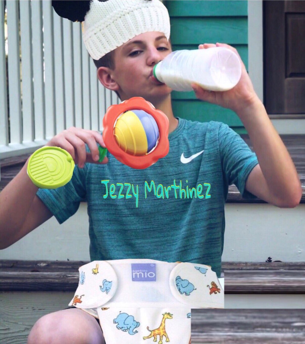 JezzyMarthinez's tweet photo. when your mom say don't matter what older you are, you always gonna be her baby 👶🏻🍼 
@MattyBRaps  #Lol https://t.co/99LC7aGUPT