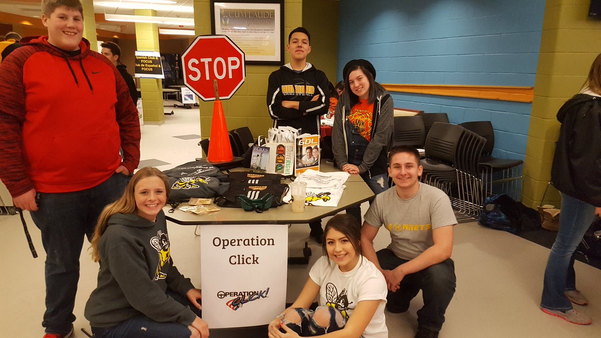 HornetDriverEd's tweet photo. 8th grade expo promoting safe driving and motorcycle safety. Recruiting our 8th graders to join operation click for next year! @OperationClick #safety #RoadSafety #motorcylesafety #clickitorticket #stoptextsstopwrecks https://t.co/4a8stbYTcX