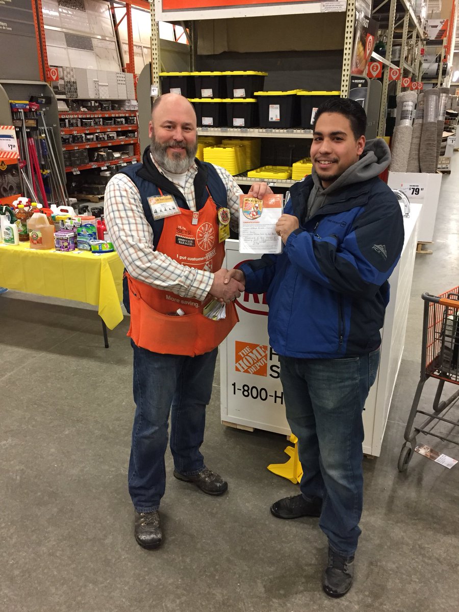Awarding Josh with a homer for associate of the month for January! <a href="/coc121461/">Chris Catalina</a> <a href="/DayDegenza/">Day Degenza</a> <a href="/DanielleKida1/">Danielle Dion Korell</a> <a href="/KimLempke/">Kim Marie</a> <a href="/WorrellJay/">Jay Worrell</a>