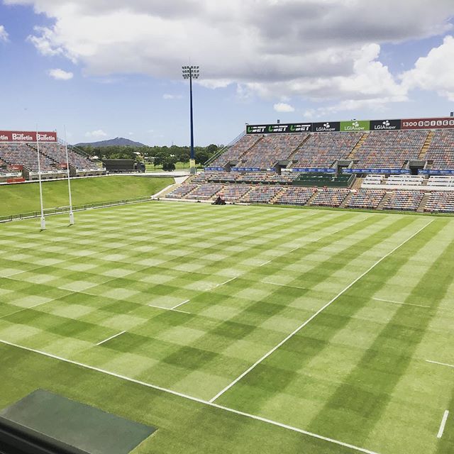 1300SMILESS's tweet photo. We get to call this a job! The office is looking good today. ๐๐ #nrl #nqcowboys #datcheckdoe https://t.co/uH1DevSTiE https://t.co/jiu6Aqcjdb