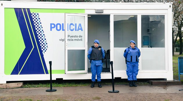 RadioXPilar's tweet photo. Iniciativa del edil por el FR @FlavioCharo | Piden la creación de una posta policial y presencia de patrulleros para barrios de Derqui.

Buscan que los vecinos de La Escondida y Toro puedan realizar denuncias con mayor agilidad y evitar que sean derivados a Villa Astolfi. https://t.co/UGamaTPn0O